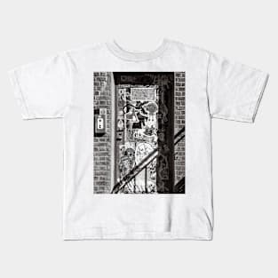 Williamsburg Brooklyn Street Art Stickers Graffiti Kids T-Shirt